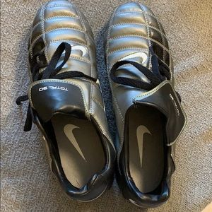 Nike total 90 women’s soccer cleats